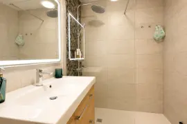 Image 4 thumb