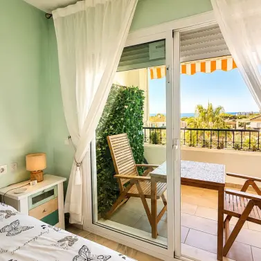 Venta de apartamento en planta media en Calahonda