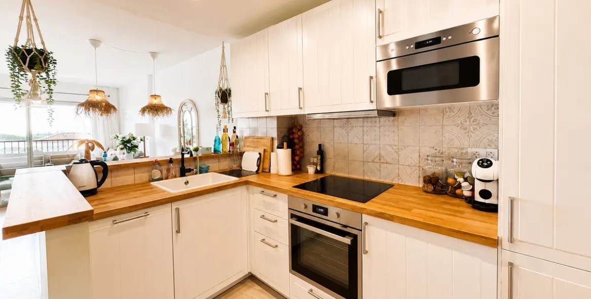 Venta de apartamento en planta media en Calahonda 10