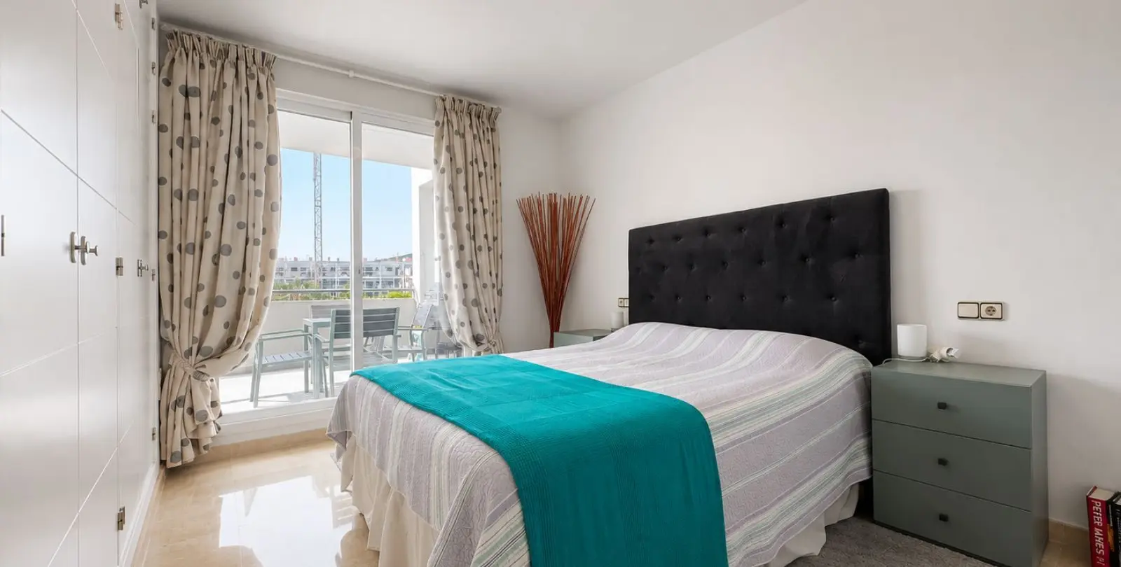 Sale of penthouse duplex in Manilva 16