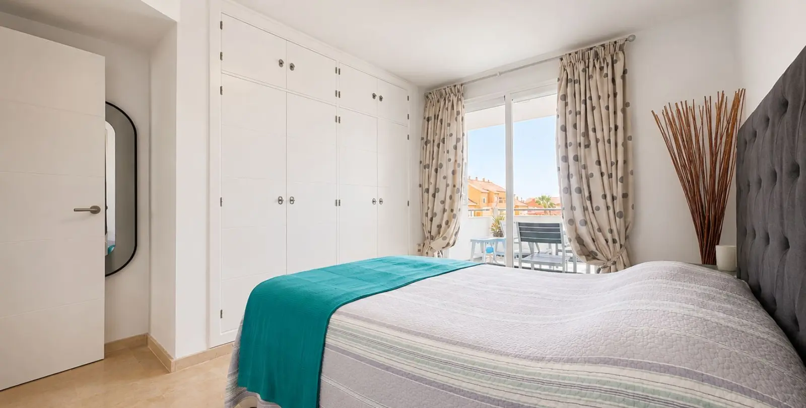 Sale of penthouse duplex in Manilva 17