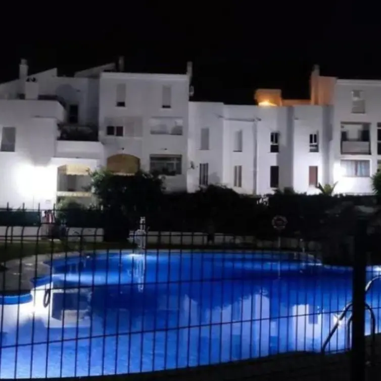Sale of middle floor apartment in Elviria