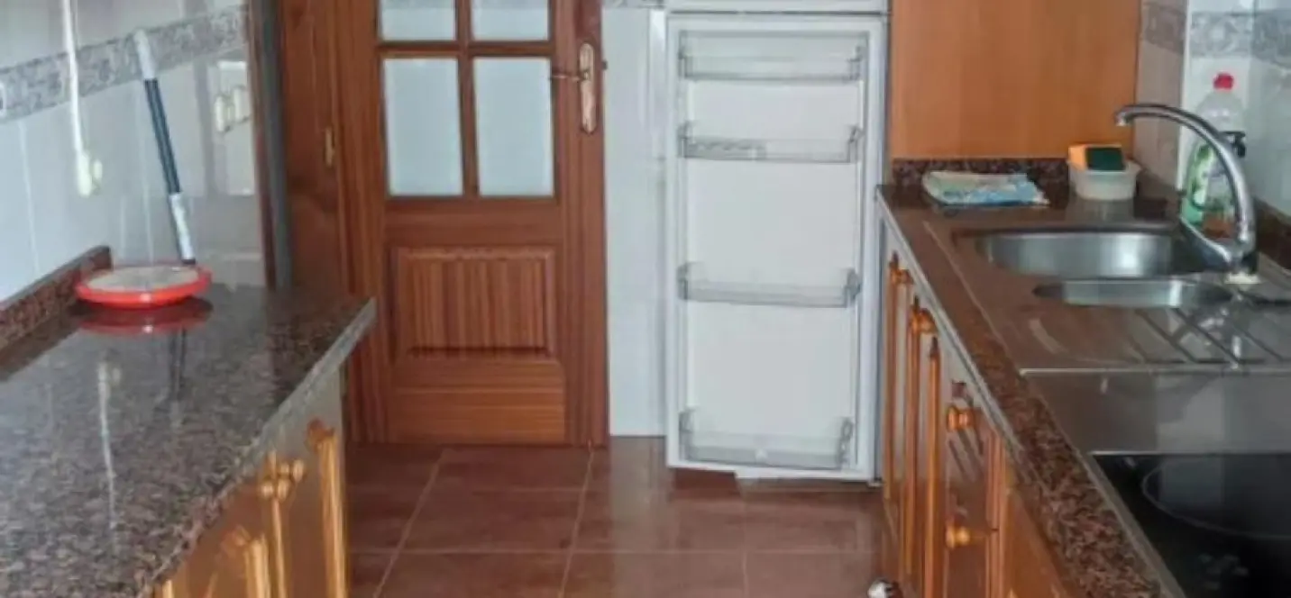 Sale of middle floor apartment in Elviria 3