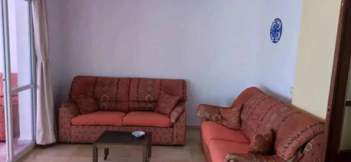 Sale of middle floor apartment in Elviria 4