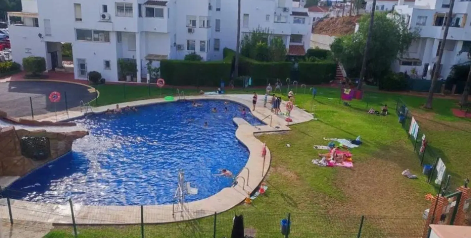 Продажа апартаментов на среднем этаже в Elviria 14