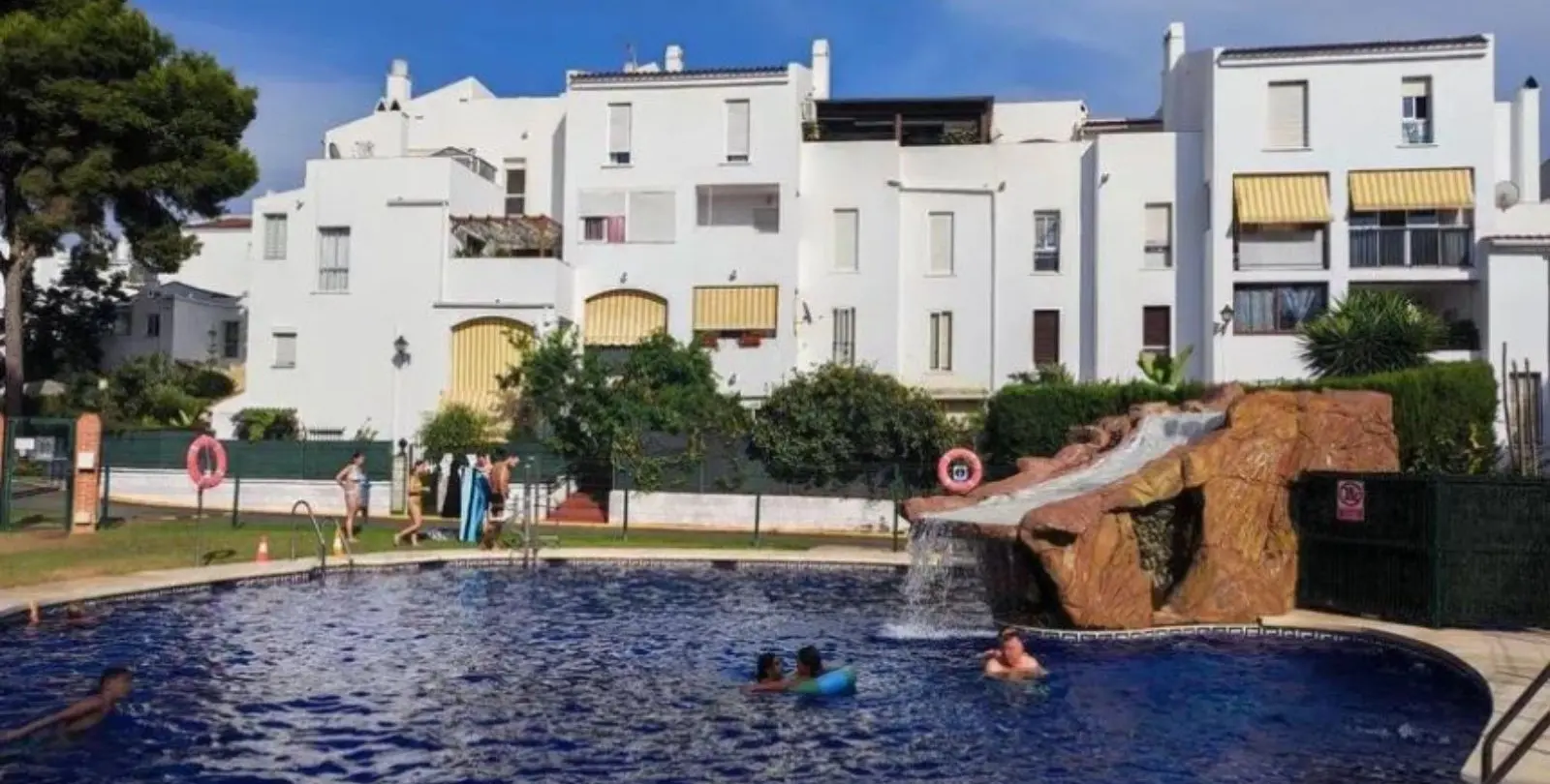Продажа апартаментов на среднем этаже в Elviria 15