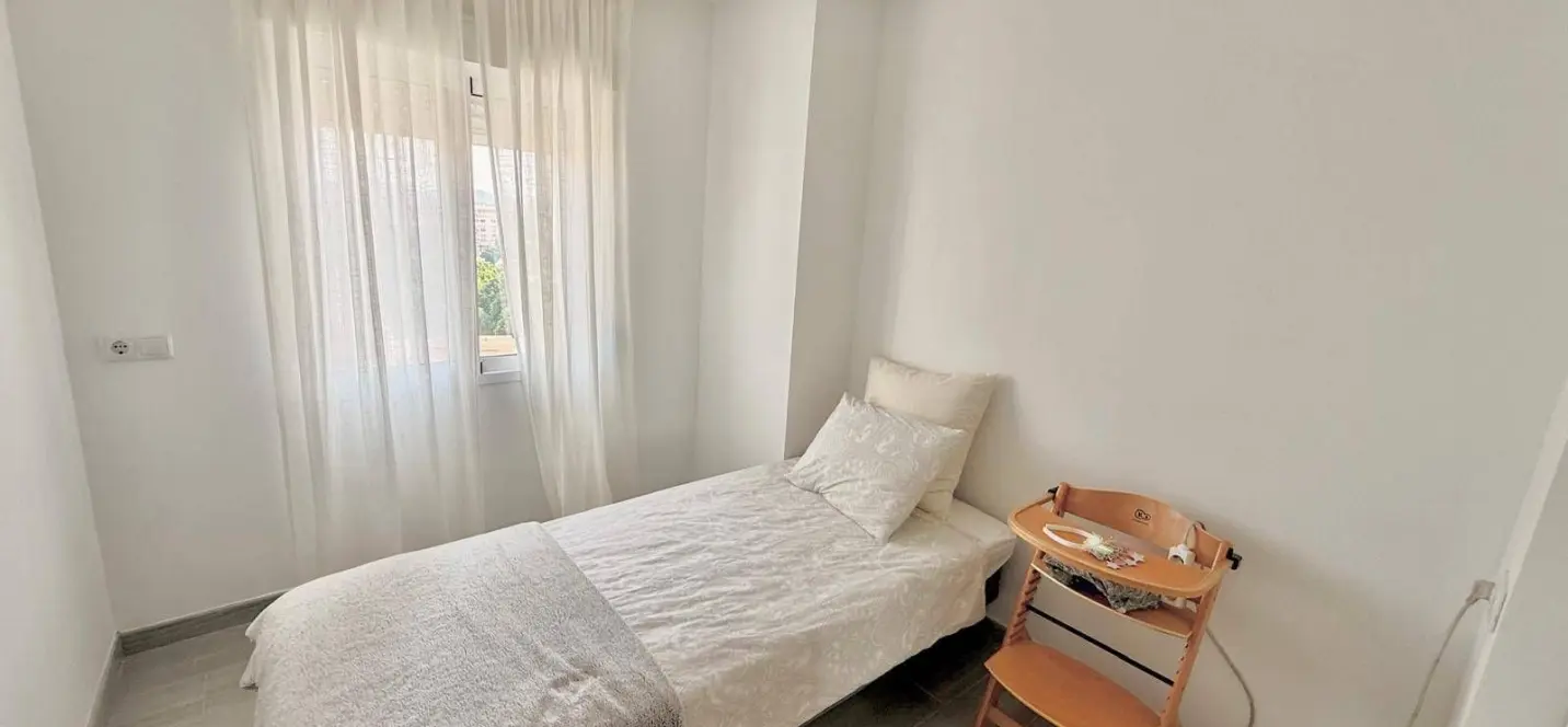 Venta de apartamento en planta media en Fuengirola 4
