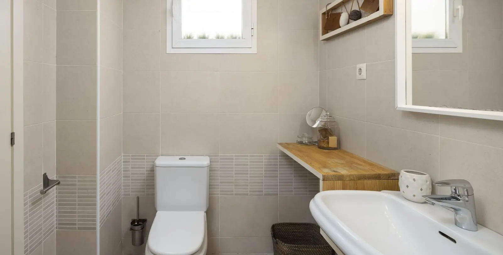 Sale of ground floor apartment in Benalmadena Costa 26