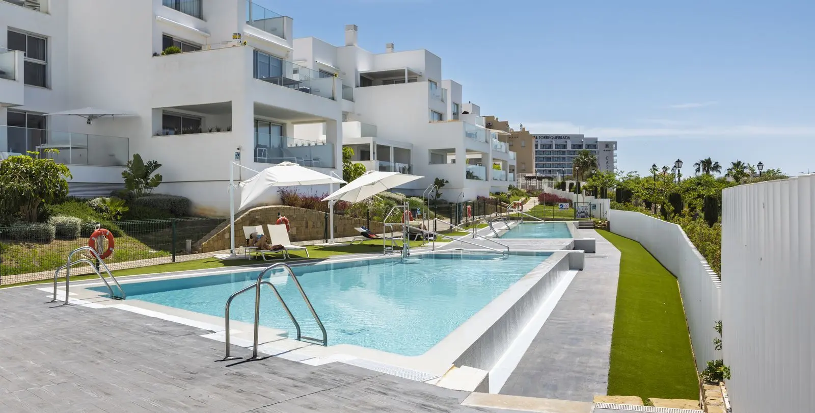Sale of ground floor apartment in Benalmadena Costa 27