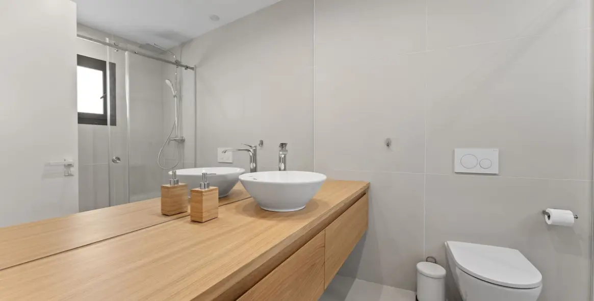 Sale of middle floor apartment in Higueron 29