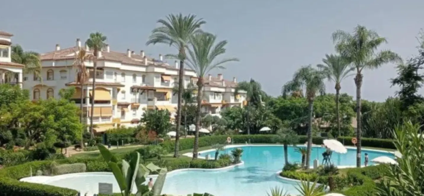 Продажа апартаментов на среднем этаже в Marbella 0
