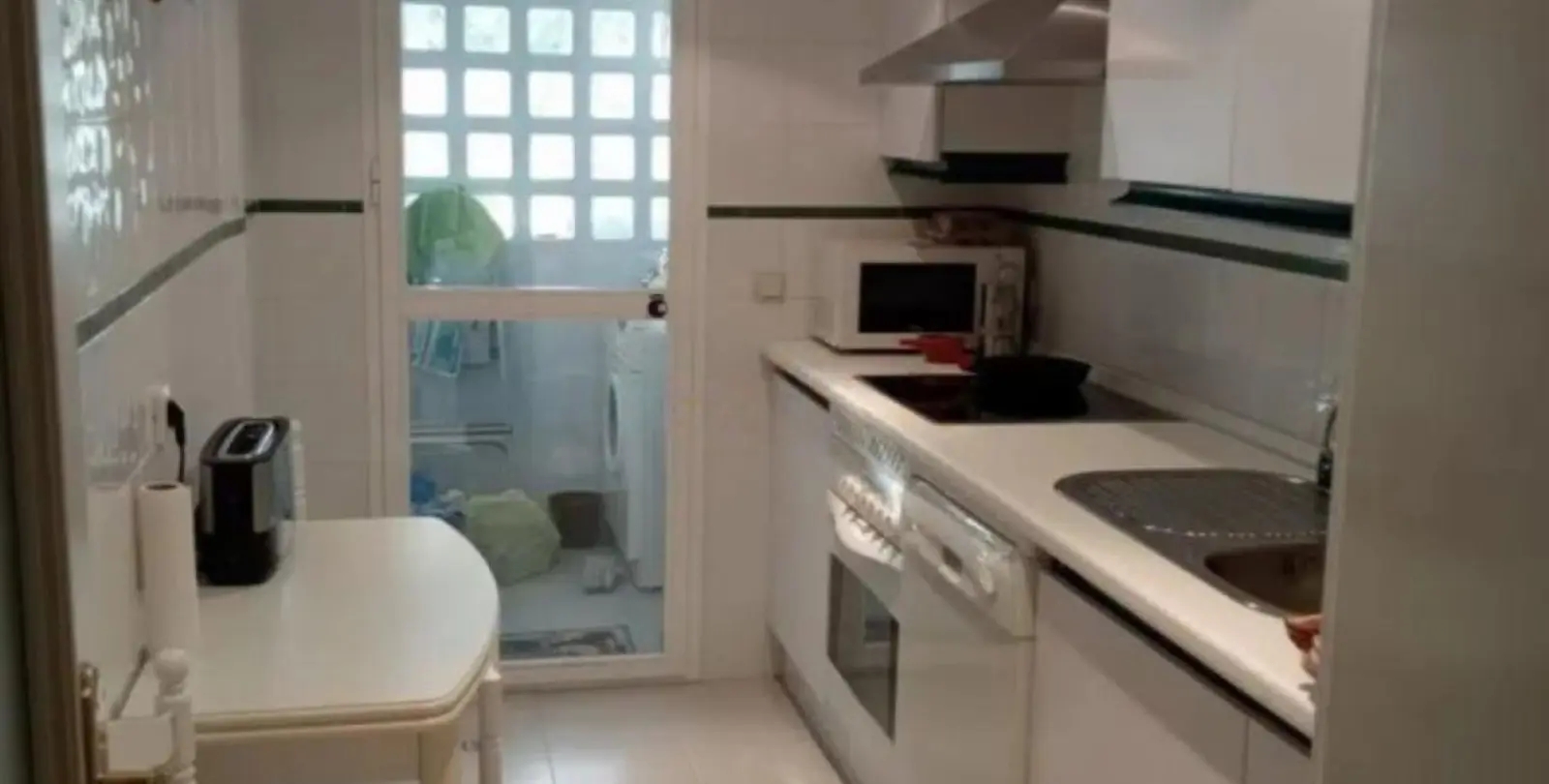 Venta de apartamento en planta media en Marbella 3