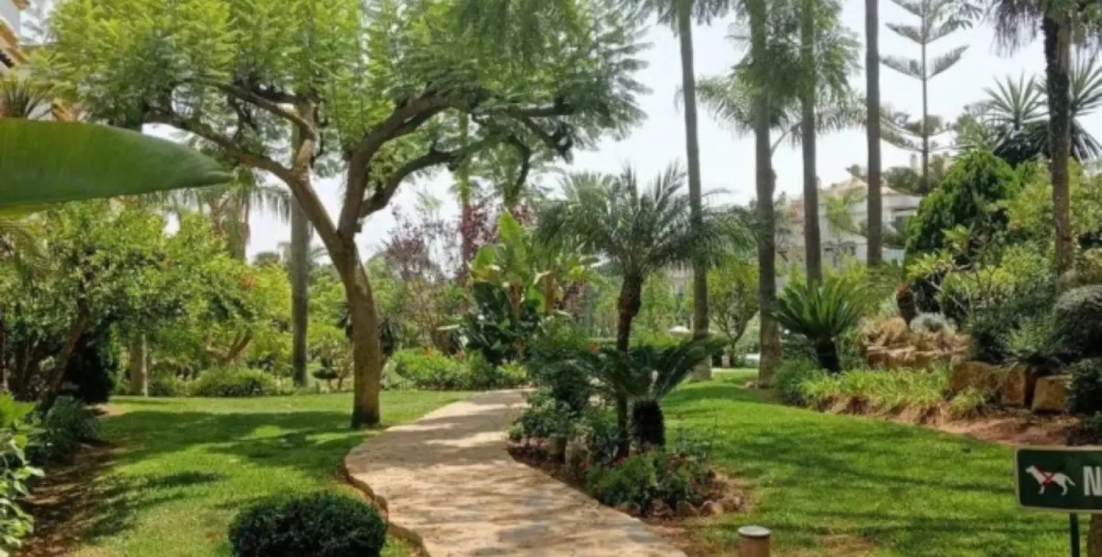 Venta de apartamento en planta media en Marbella 11
