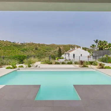 Sale of detached villa in La Duquesa