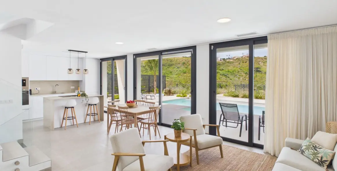 Venta de villa independiente en La Duquesa 5