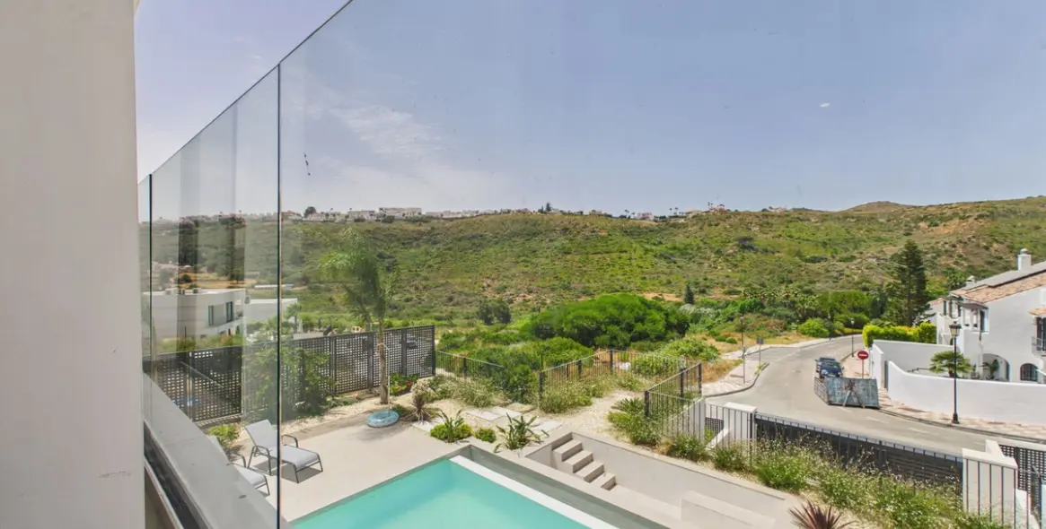 Venta de villa independiente en La Duquesa 32