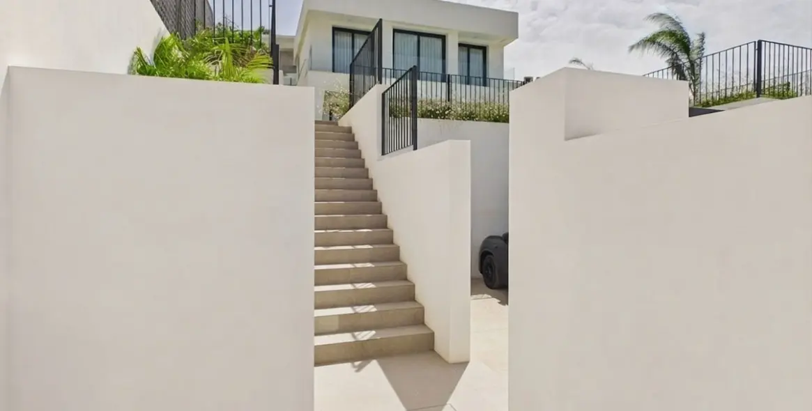 Venta de villa independiente en La Duquesa 41