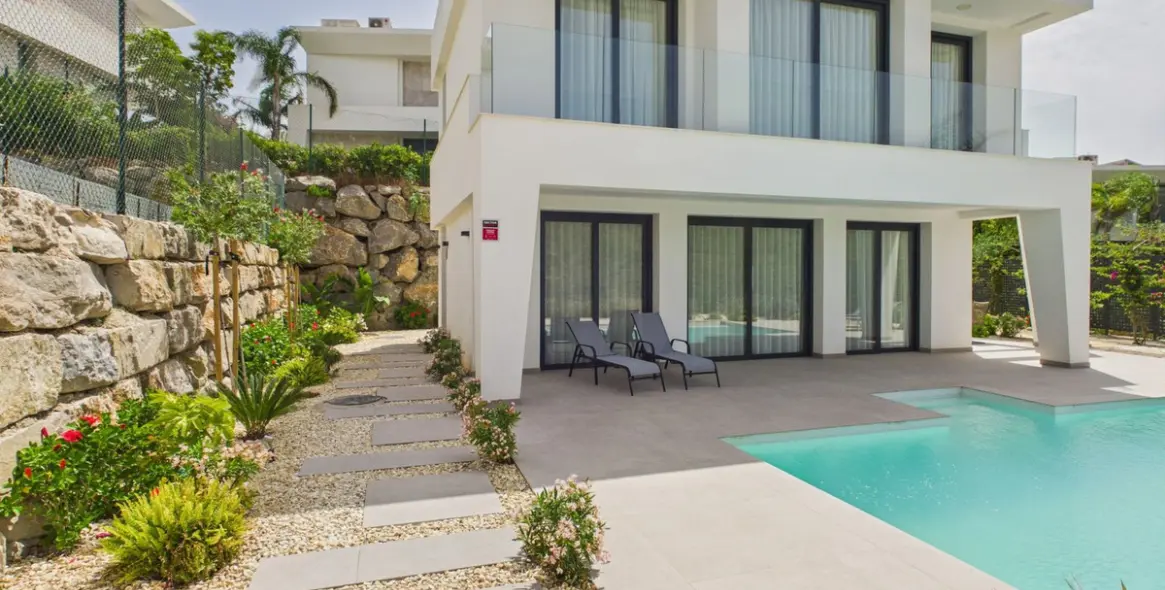Venta de villa independiente en La Duquesa 44