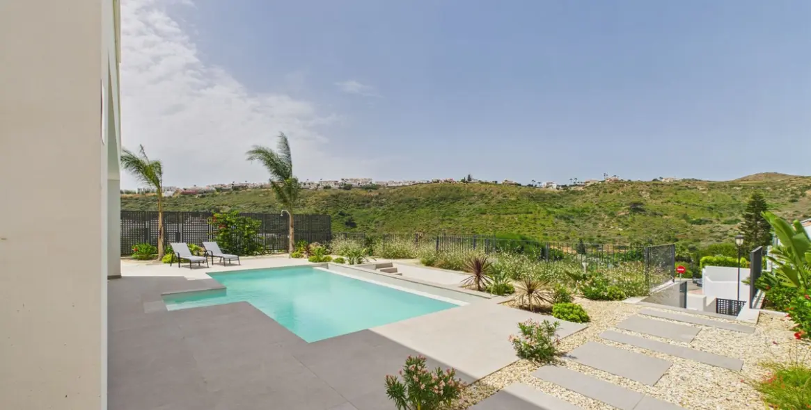 Venta de villa independiente en La Duquesa 45