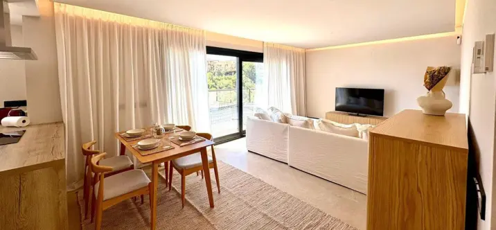 Sale of penthouse duplex in Nueva Andalucía 0
