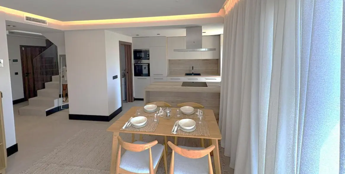 Venta de ático dúplex en Nueva Andalucía 3