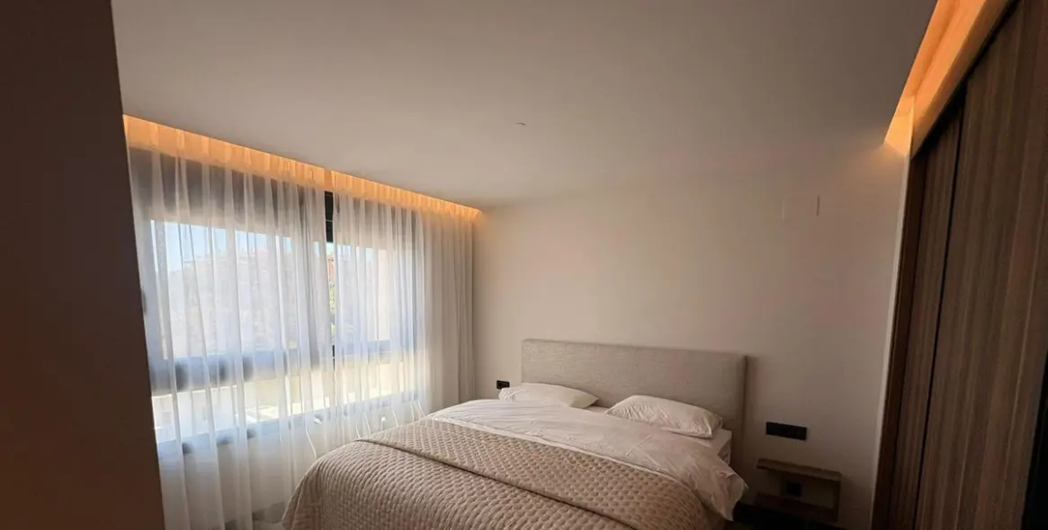 Venta de ático dúplex en Nueva Andalucía 4