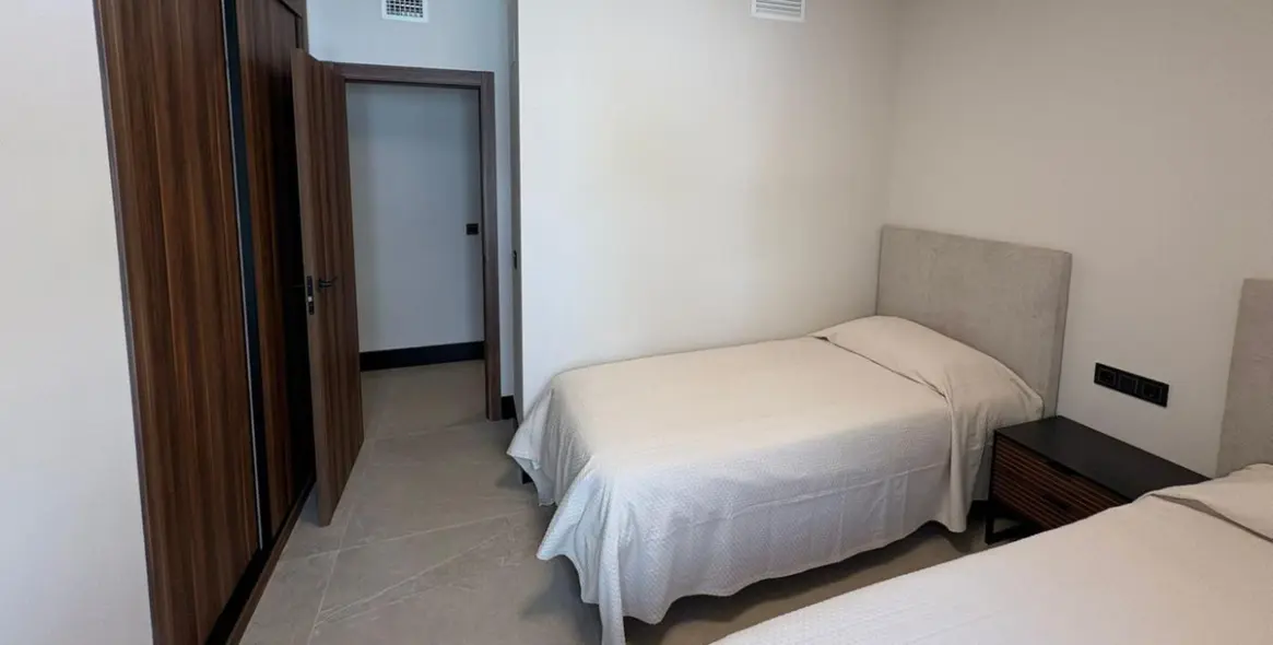 Venta de ático dúplex en Nueva Andalucía 8