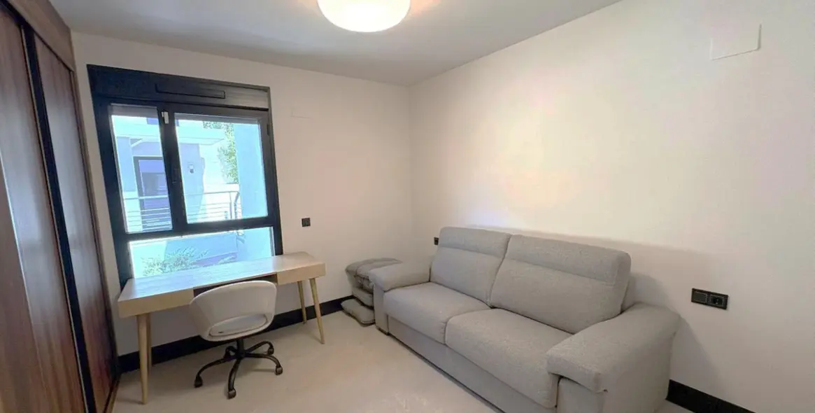 Venta de ático dúplex en Nueva Andalucía 11