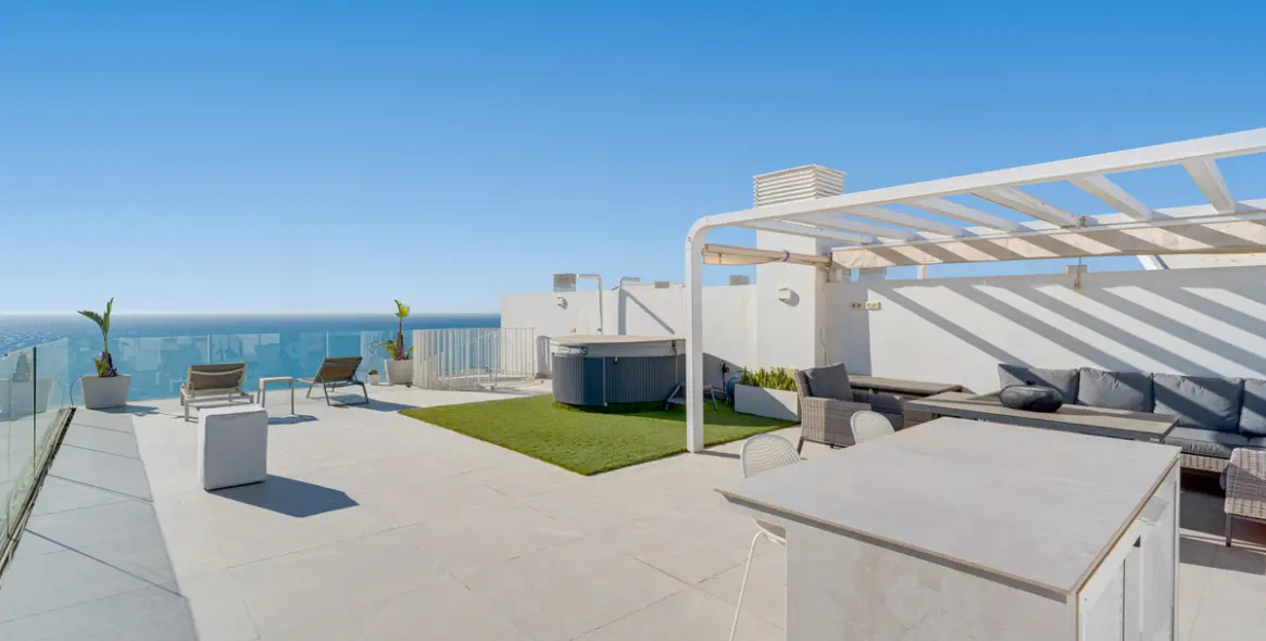 Sale of penthouse duplex in Fuengirola 2