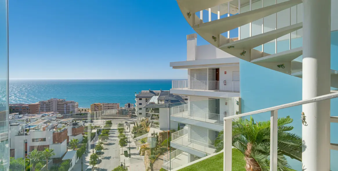 Sale of penthouse duplex in Fuengirola 12