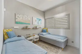 Image 13 thumb
