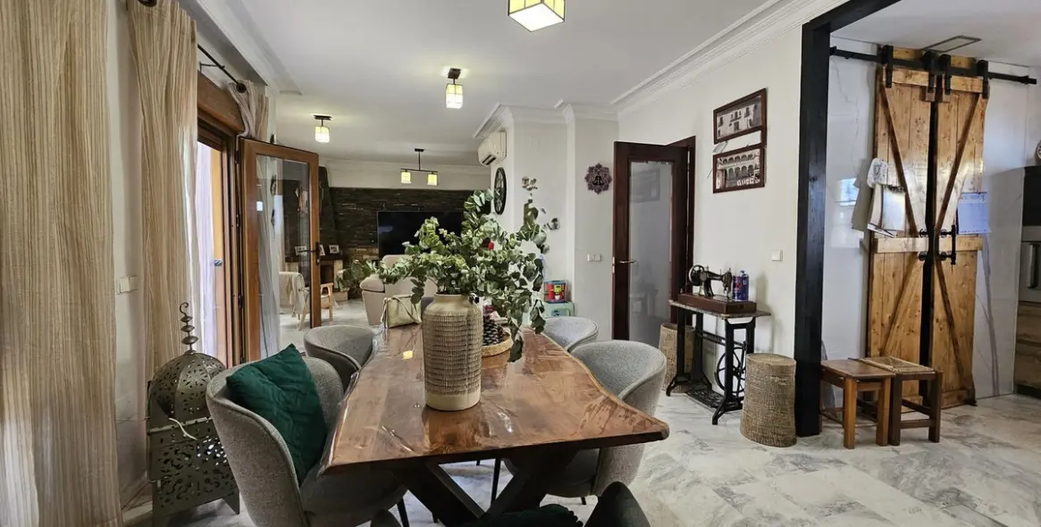 Venta de villa independiente en Los Pacos 1