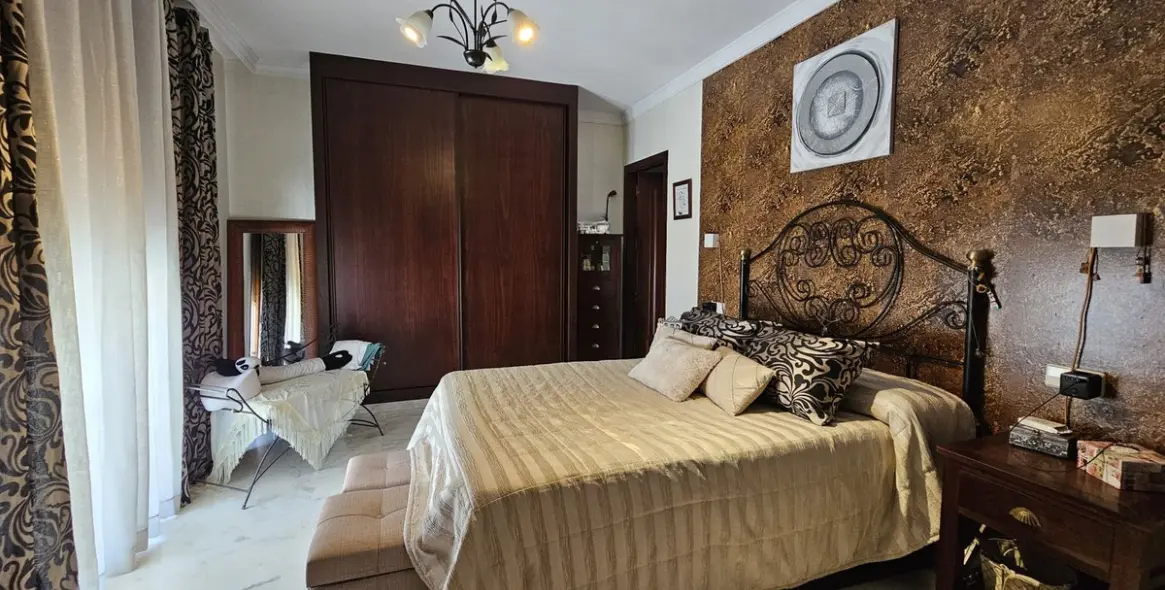 Venta de villa independiente en Los Pacos 102