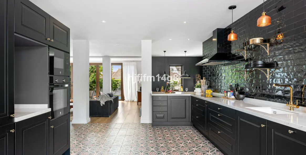 Venta de villa independiente en Estepona 11