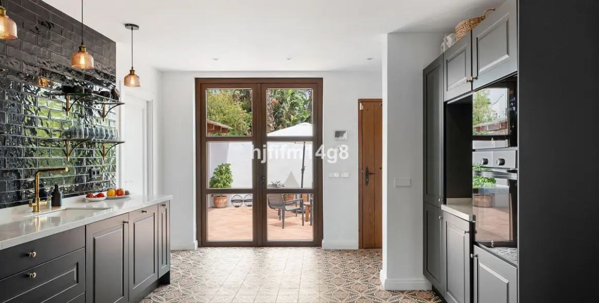 Venta de villa independiente en Estepona 13