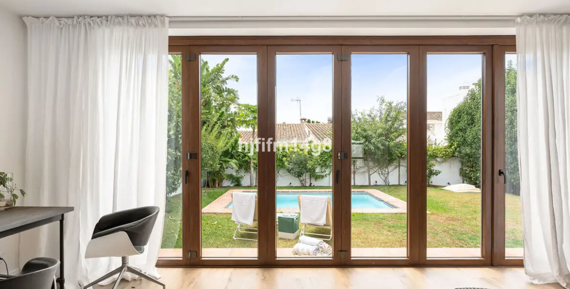 Venta de villa independiente en Estepona 15