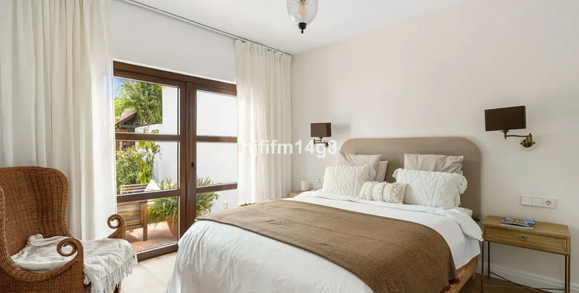 Venta de villa independiente en Estepona 20