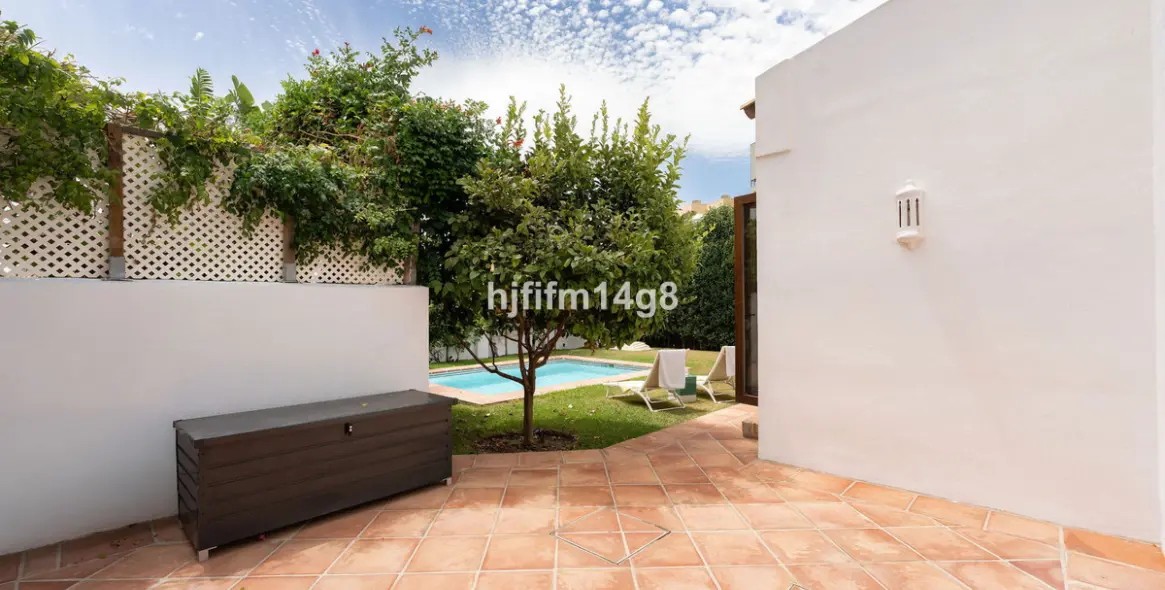 Venta de villa independiente en Estepona 28