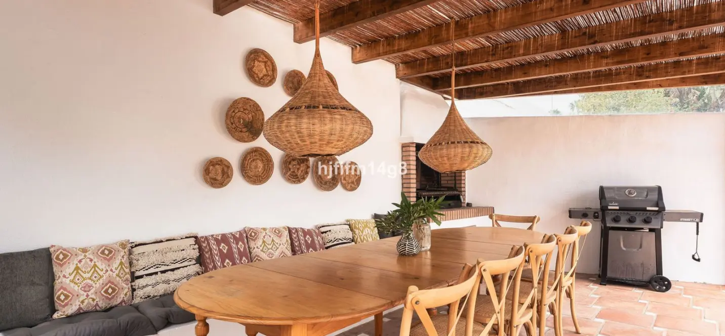 Продажа  отдельно стоящей виллы в Estepona 4