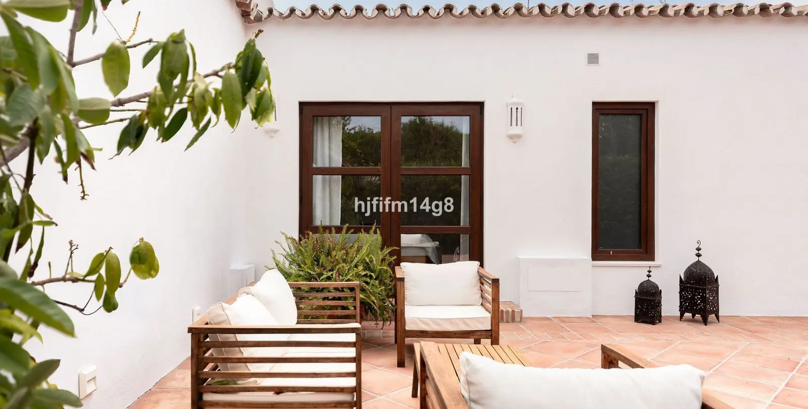 Sale of detached villa in Estepona 24