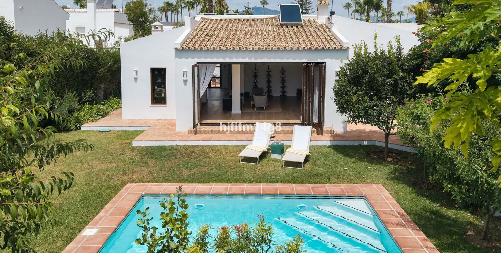 Sale of detached villa in Estepona 26