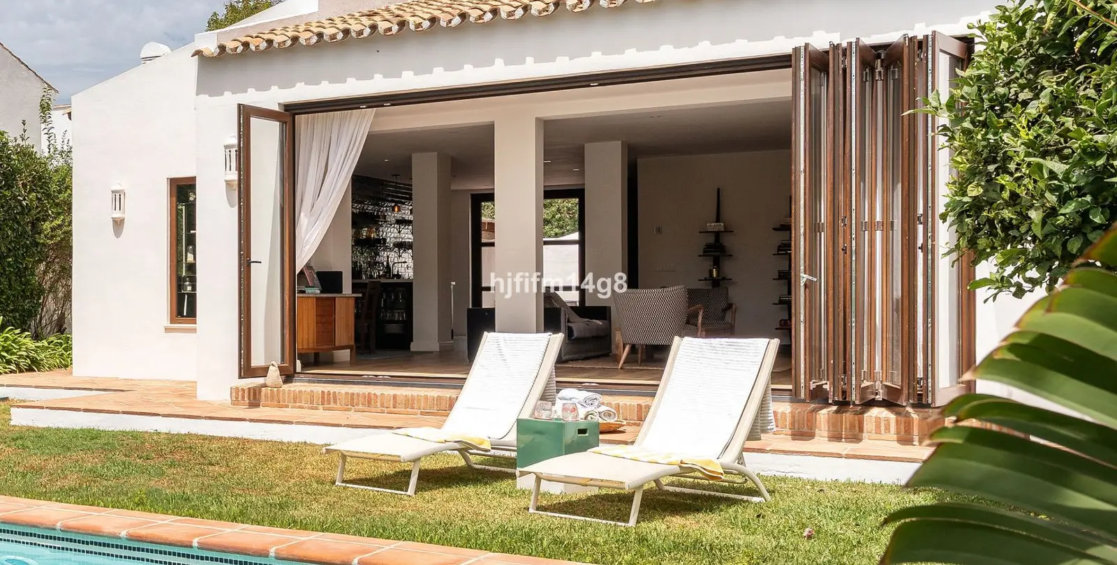 Sale of detached villa in Estepona 31