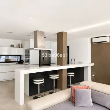 Sale of semi-detached house in Nueva Andalucía