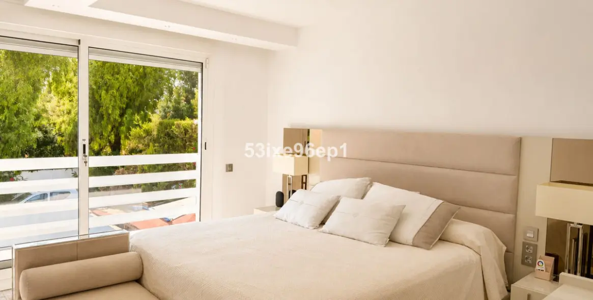 Venta de casa pareada en Nueva Andalucía 8