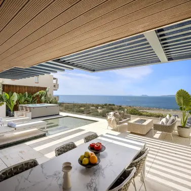 Sale of middle floor apartment in Estepona