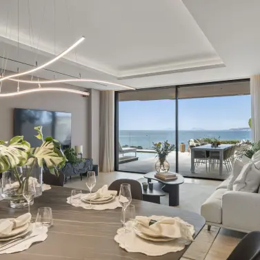 Sale of middle floor apartment in Estepona