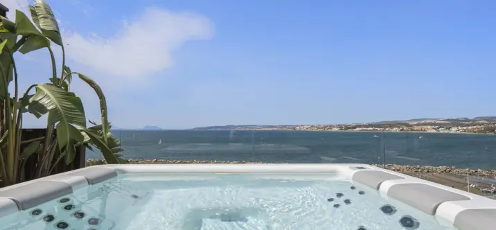 Sale of middle floor apartment in Estepona 3