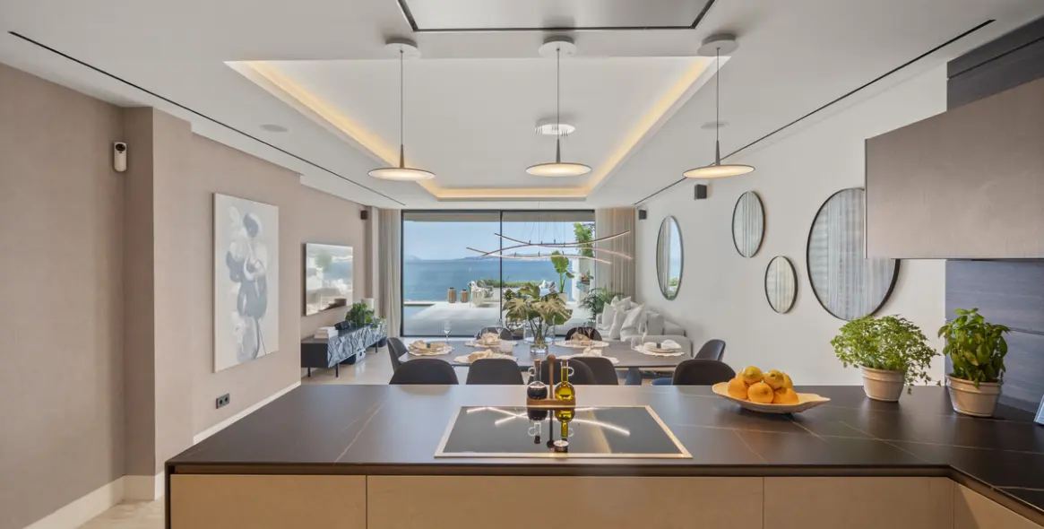 Sale of middle floor apartment in Estepona 5