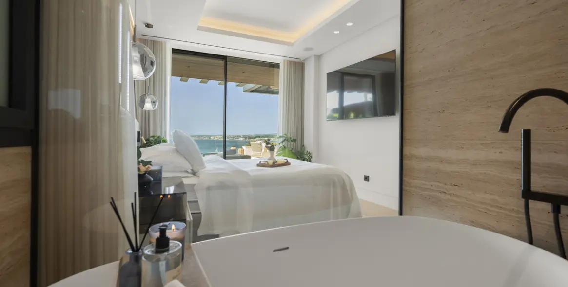 Sale of middle floor apartment in Estepona 17