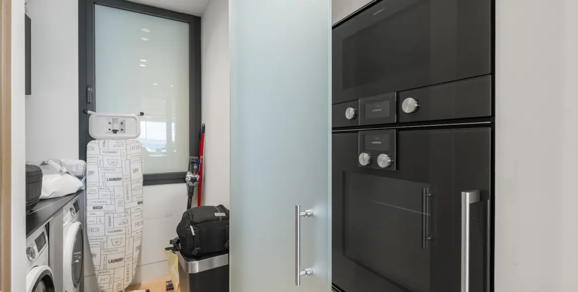 Sale of middle floor apartment in Estepona 21